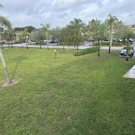 Room In Apartment - The Sample Rd Retreats Pompano Beach Exteriör bild