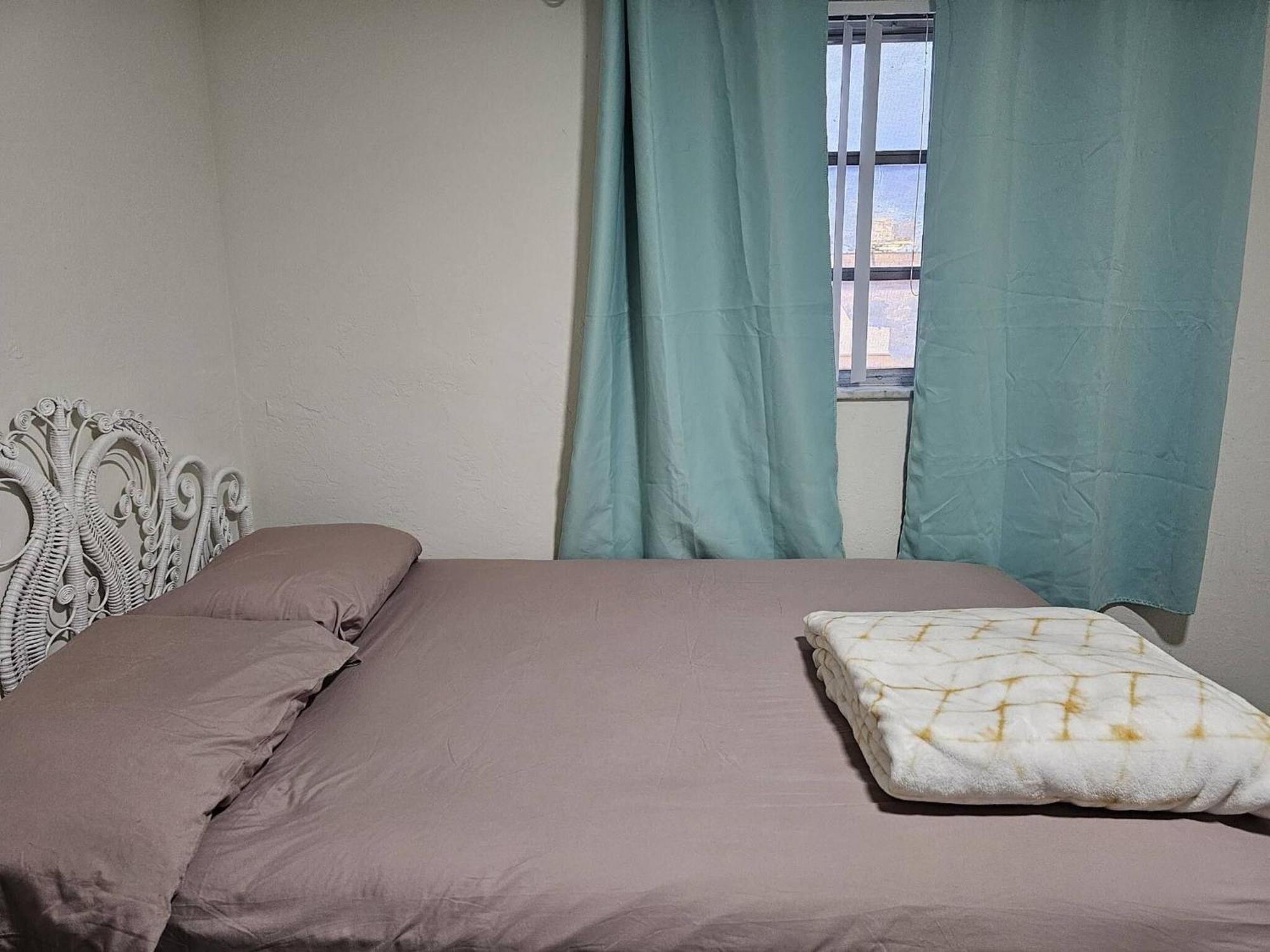 Room In Apartment - The Sample Rd Retreats Pompano Beach Exteriör bild