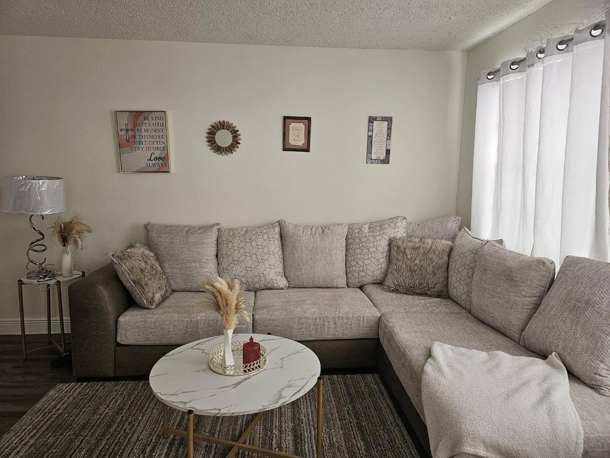 Room In Apartment - The Sample Rd Retreats Pompano Beach Exteriör bild